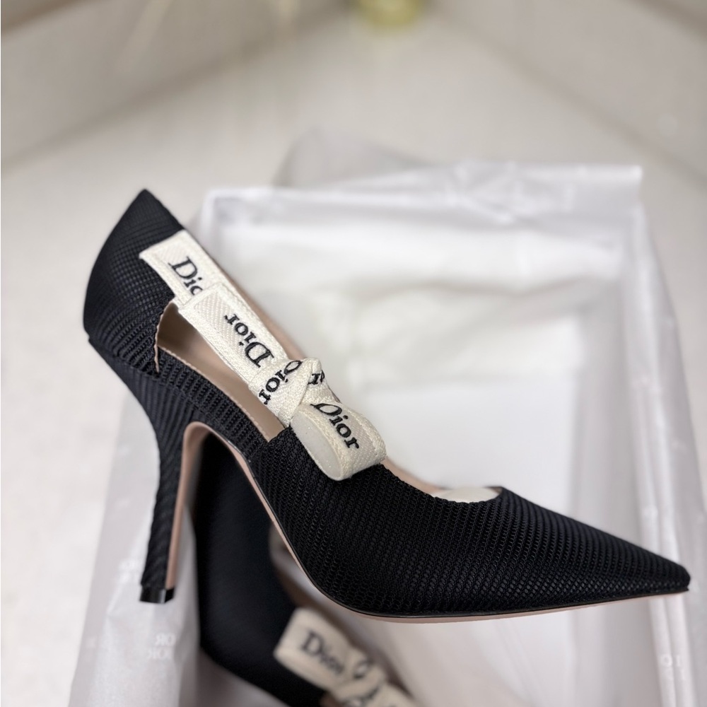 J'Adior Pump